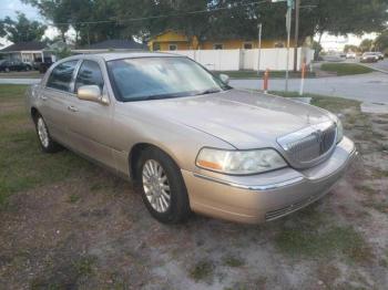  Salvage Lincoln Towncar