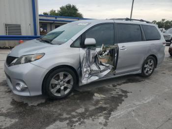  Salvage Toyota Sienna