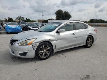  Salvage Nissan Altima