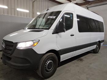  Salvage Mercedes-Benz Sprinter