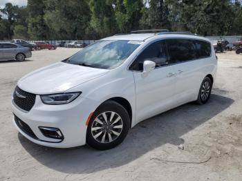  Salvage Chrysler Pacifica