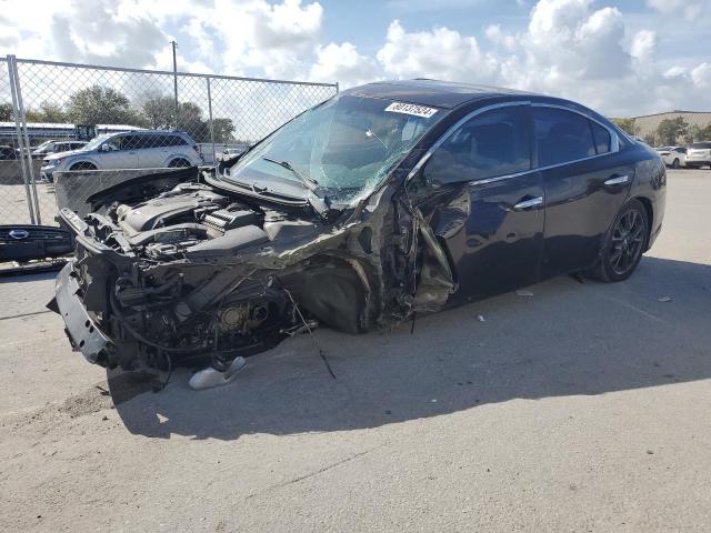  Salvage Nissan Maxima