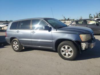  Salvage Toyota Highlander