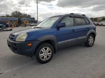  Salvage Hyundai TUCSON