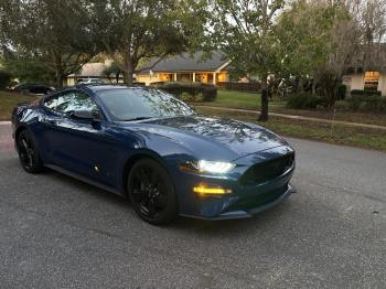  Salvage Ford Mustang