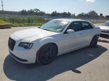  Salvage Chrysler 300