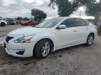  Salvage Nissan Altima