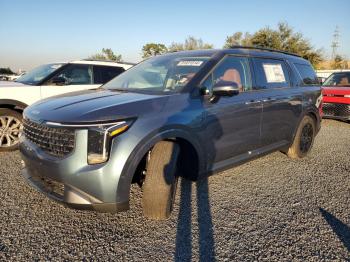  Salvage Kia Carnival