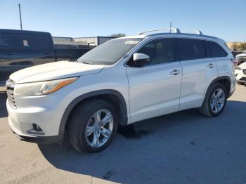  Salvage Toyota Highlander