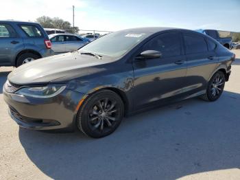  Salvage Chrysler 200