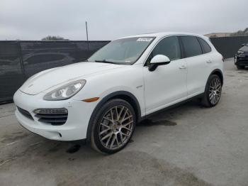  Salvage Porsche Cayenne