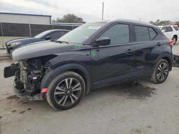  Salvage Nissan Kicks