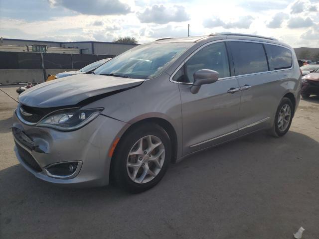  Salvage Chrysler Pacifica