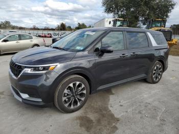  Salvage Kia Carnival