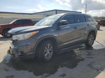  Salvage Toyota Highlander