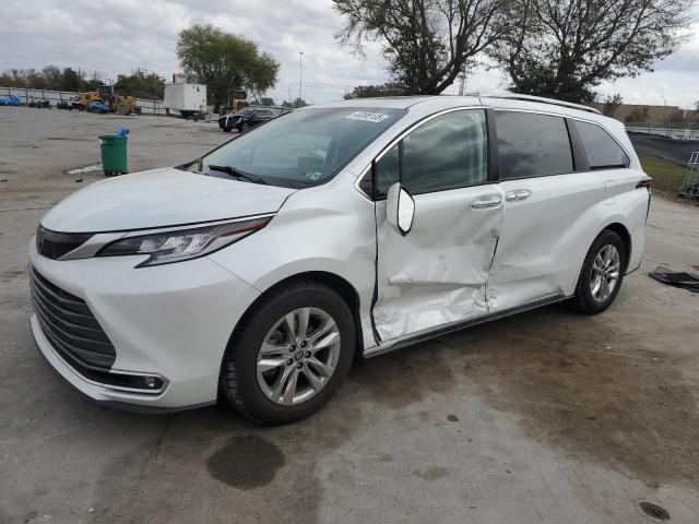  Salvage Toyota Sienna