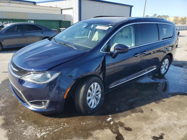  Salvage Chrysler Pacifica