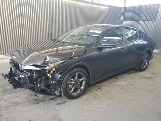  Salvage Kia K4 Lx