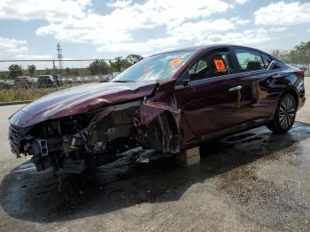  Salvage Nissan Altima