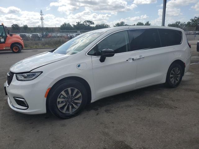  Salvage Chrysler Pacifica