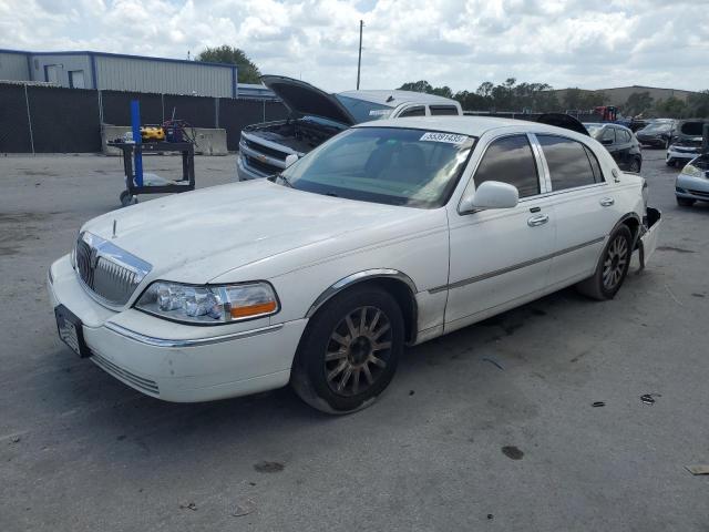  Salvage Lincoln Towncar