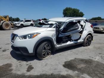  Salvage Nissan Kicks