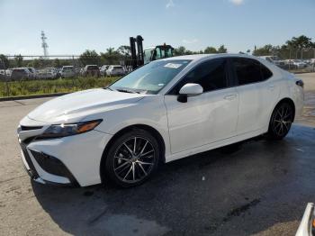 Salvage Toyota Camry