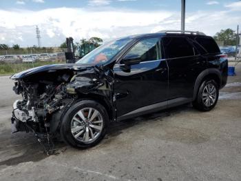  Salvage Nissan Pathfinder