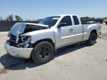  Salvage Mitsubishi Raider
