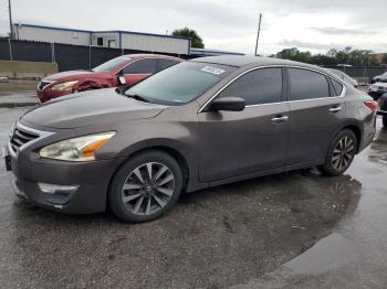  Salvage Nissan Altima