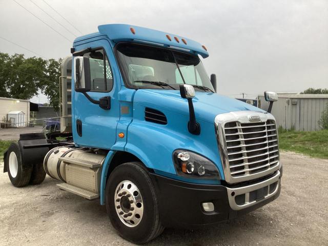  Salvage Freightliner Cascadia 1