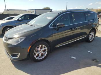  Salvage Chrysler Pacifica