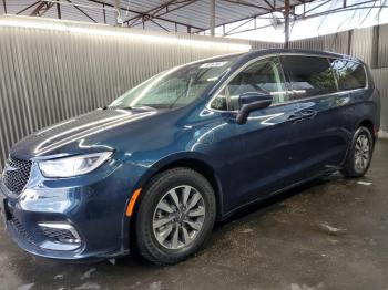  Salvage Chrysler Pacifica