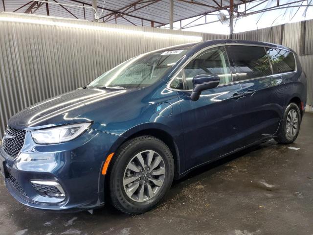  Salvage Chrysler Pacifica
