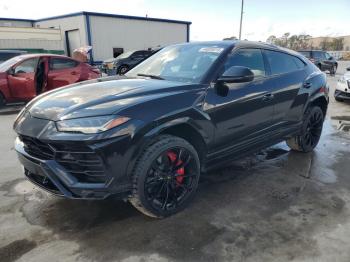  Salvage Lamborghini Urus