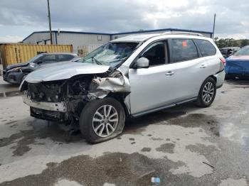  Salvage Nissan Pathfinder