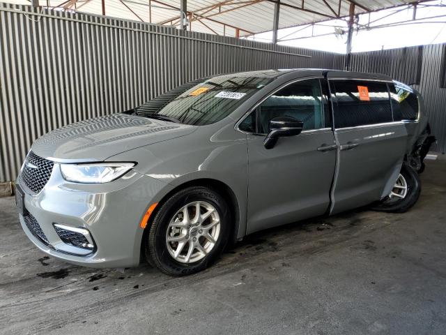  Salvage Chrysler Pacifica