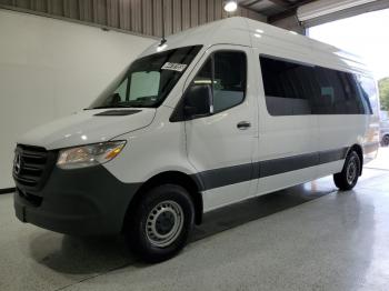  Salvage Mercedes-Benz Sprinter