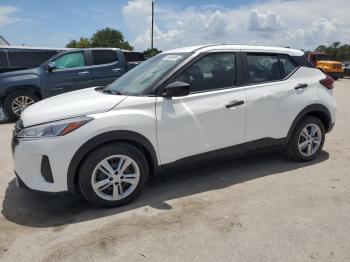  Salvage Nissan Kicks