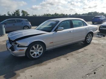  Salvage Jaguar Xj8