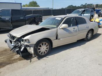  Salvage Lincoln Towncar