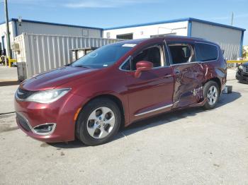  Salvage Chrysler Pacifica