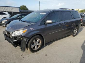  Salvage Toyota Sienna
