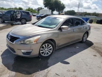  Salvage Nissan Altima