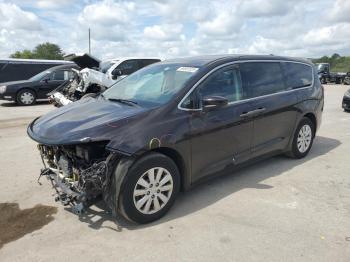  Salvage Chrysler Pacifica