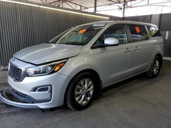  Salvage Kia Sedona