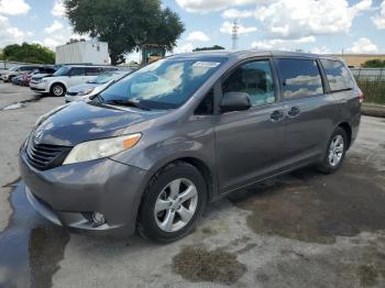  Salvage Toyota Sienna