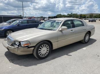  Salvage Lincoln Towncar