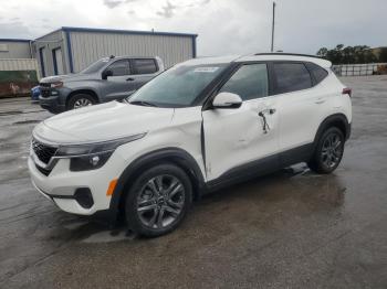  Salvage Kia Seltos