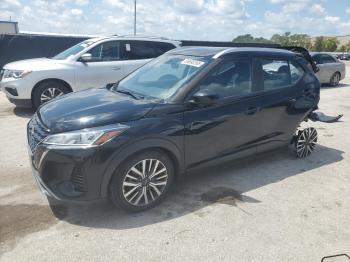  Salvage Nissan Kicks